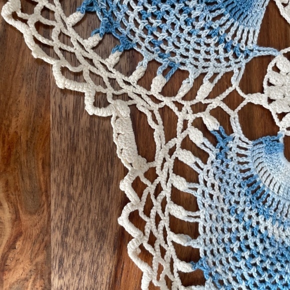 Vintage Set of two Variegated Blue White Crochet Lace Doilies Hand Crafted - Picture 4 of 7